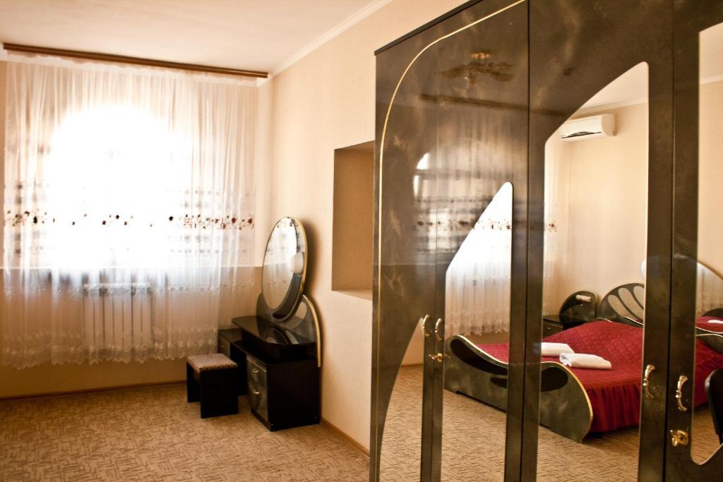 Hotel Delta Kiev Habitación foto